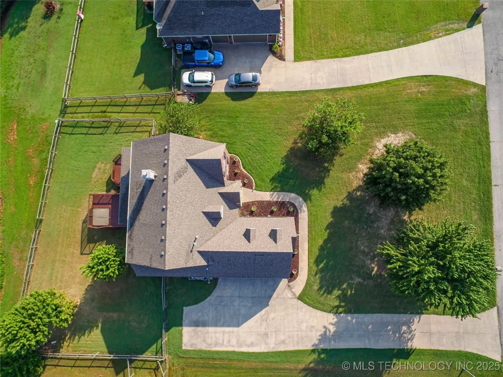 706 S Tallchief Avenue Skiatook, OK 74070