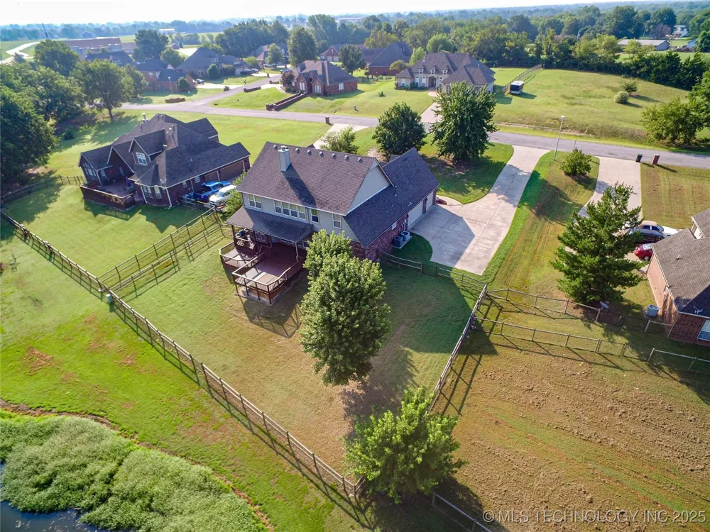 706 S Tallchief Avenue Skiatook, OK 74070