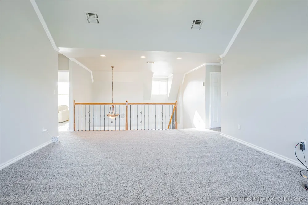 706 S Tallchief Avenue Skiatook, OK 74070