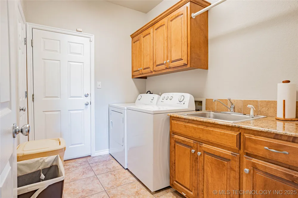 706 S Tallchief Avenue Skiatook, OK 74070