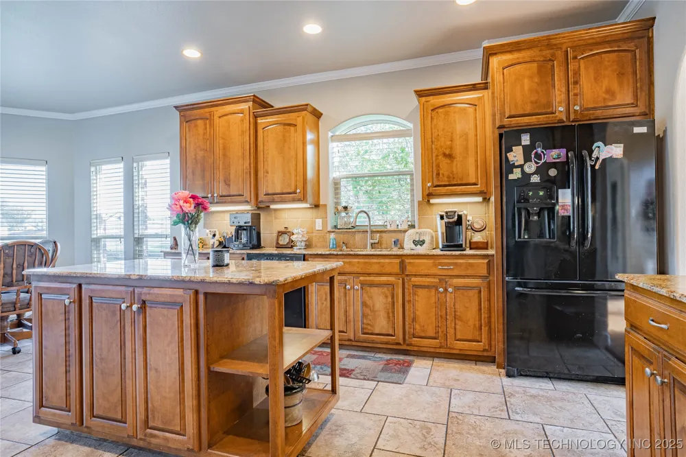 706 S Tallchief Avenue Skiatook, OK 74070