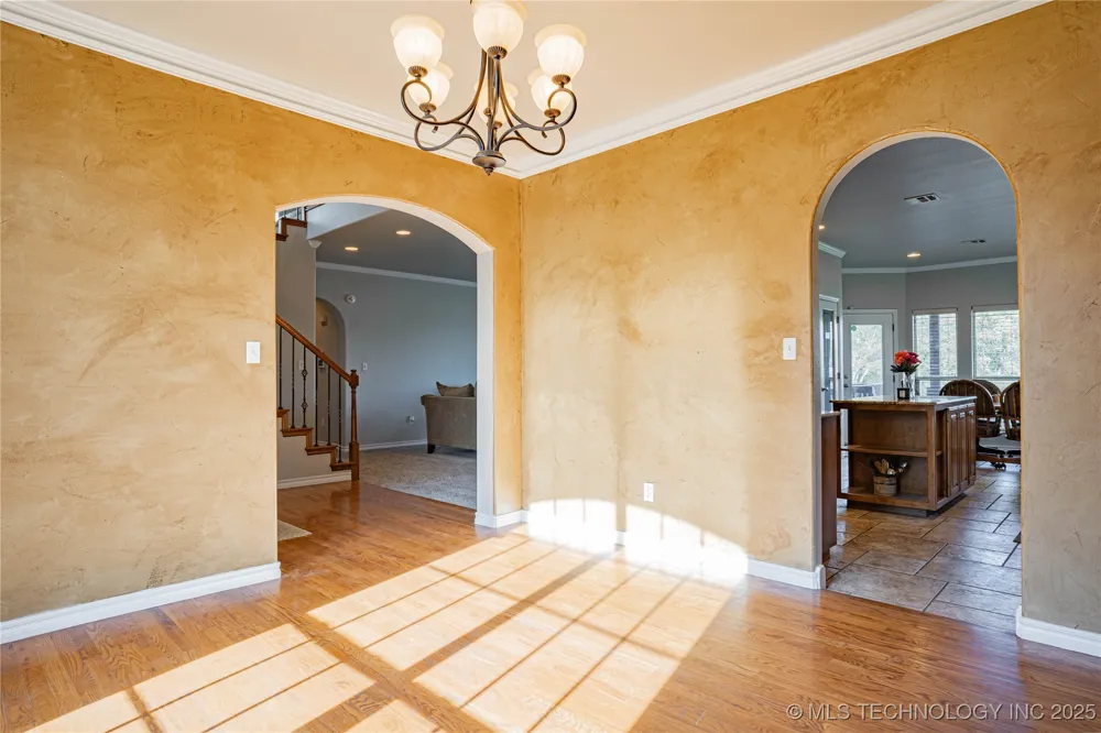 706 S Tallchief Avenue Skiatook, OK 74070