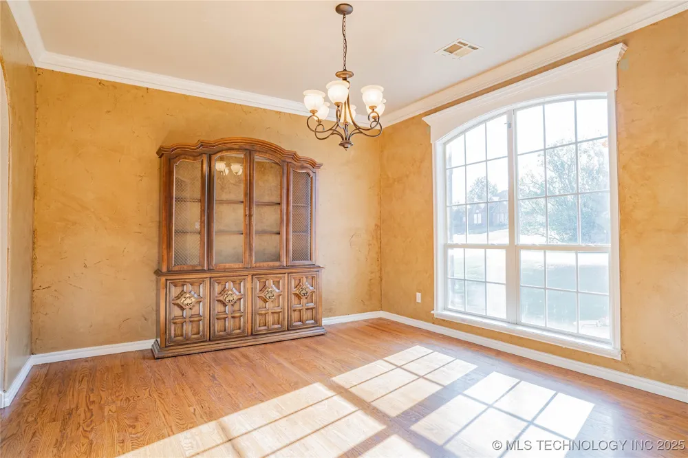 706 S Tallchief Avenue Skiatook, OK 74070