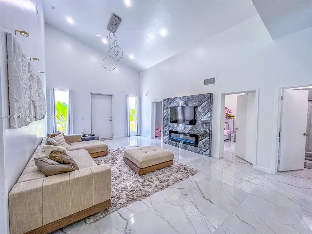 395 Pace Avenue Lehigh Acres, FL 33974