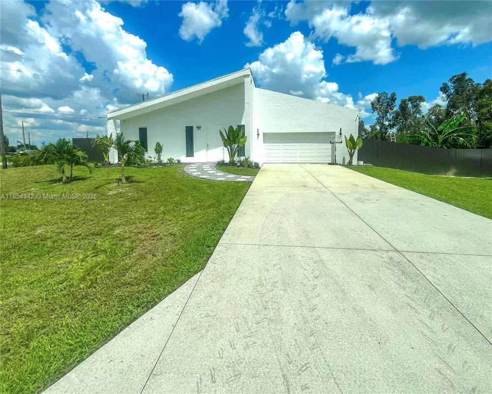 395 Pace Avenue Lehigh Acres, FL 33974