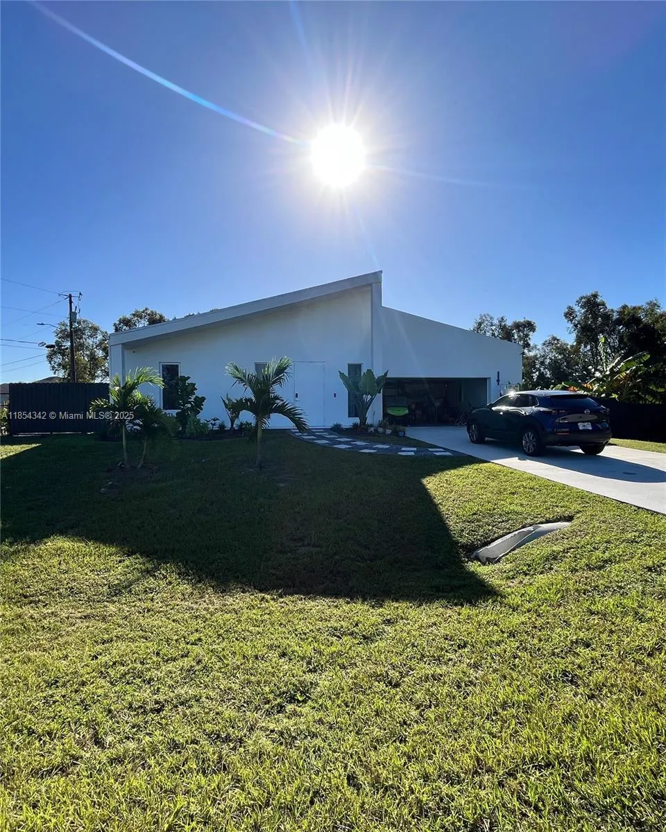 395 Pace Avenue Lehigh Acres, FL 33974