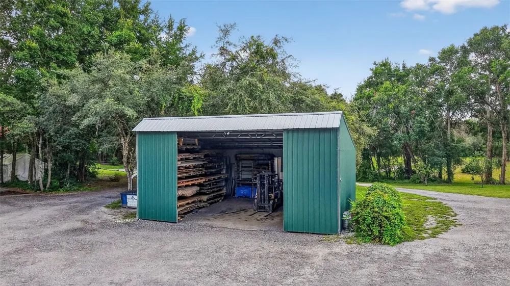 1862 S US 301 Sumterville, FL 33585