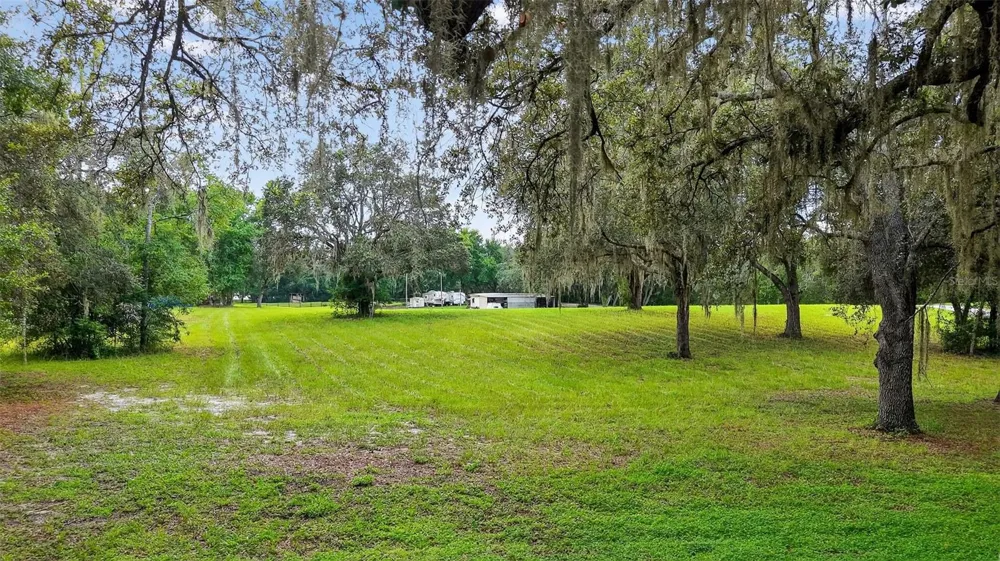 1862 S US 301 Sumterville, FL 33585
