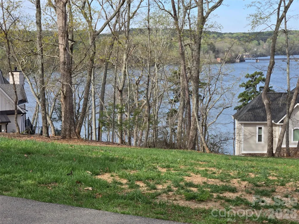 178 Kingfisher Court #29 Badin Lake, NC 28127