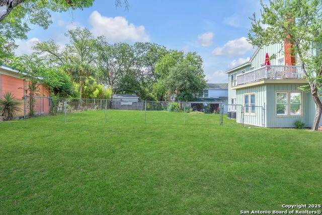 122 W Norwood Ct San Antonio, TX 78212