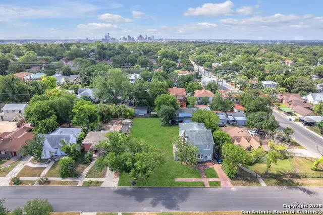 122 W Norwood Ct San Antonio, TX 78212