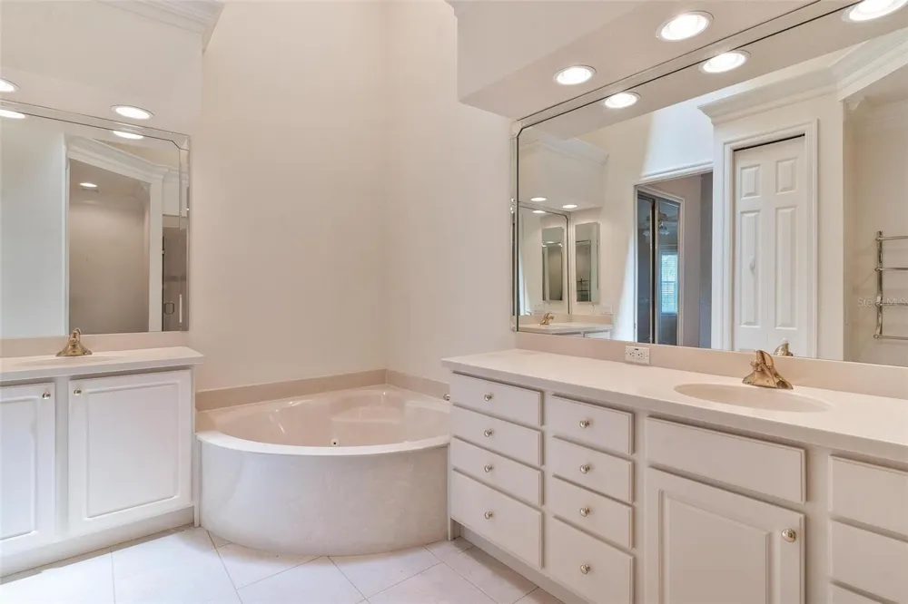14 CAMINO REAL BOULEVARD #14 Howey In The Hills, FL 34737