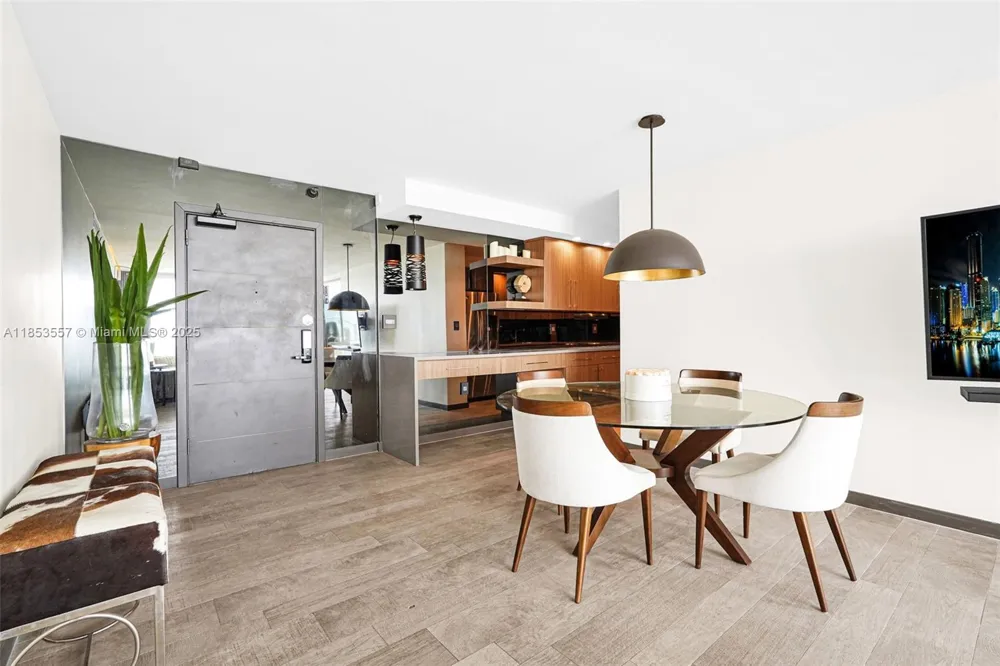 5151 Collins Ave #1519 Miami Beach, FL 33140