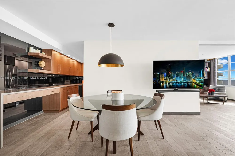 5151 Collins Ave #1519 Miami Beach, FL 33140