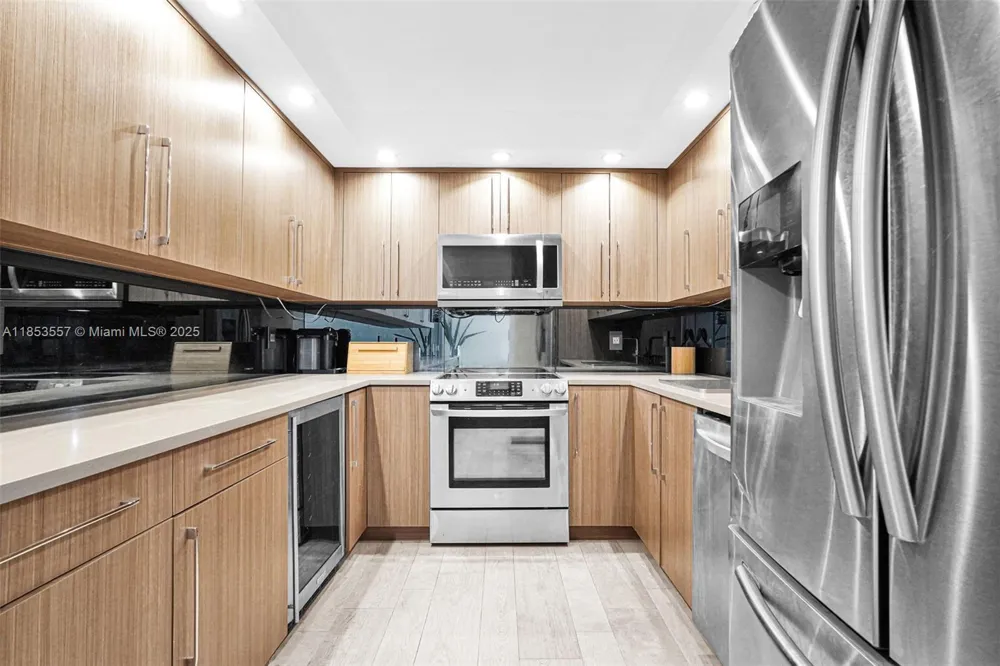 5151 Collins Ave #1519 Miami Beach, FL 33140