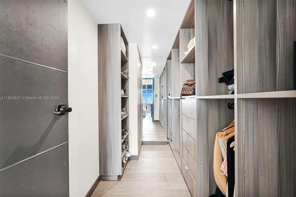 5151 Collins Ave #1519 Miami Beach, FL 33140