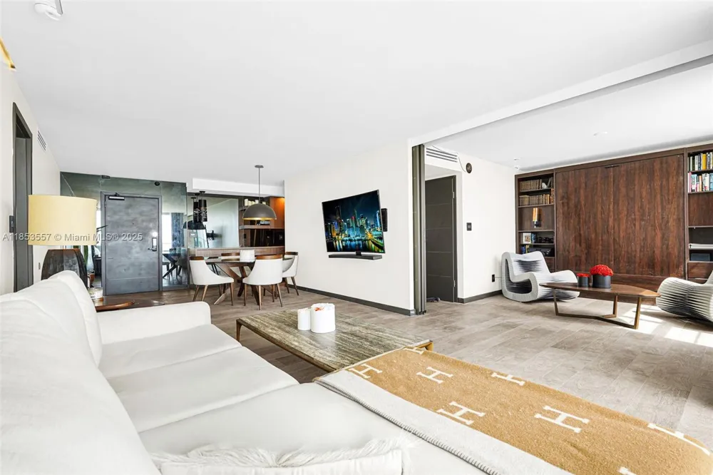 5151 Collins Ave #1519 Miami Beach, FL 33140