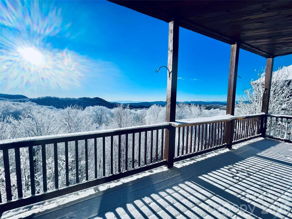 180 Windy Knoll Banner Elk, NC 28604