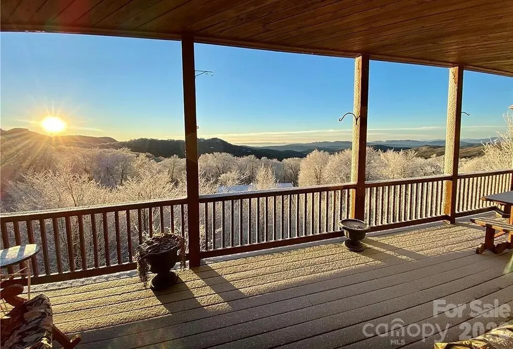 180 Windy Knoll Banner Elk, NC 28604