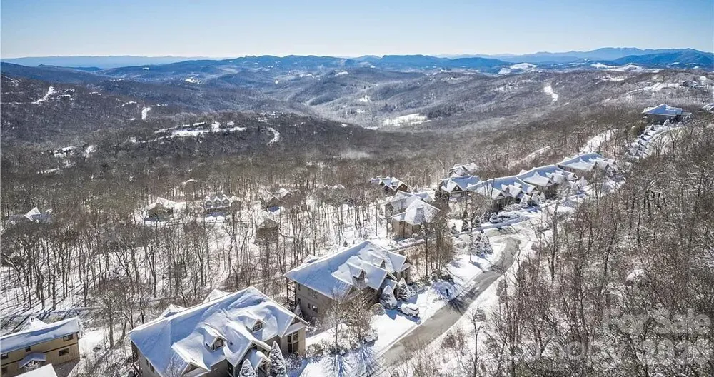 180 Windy Knoll Banner Elk, NC 28604