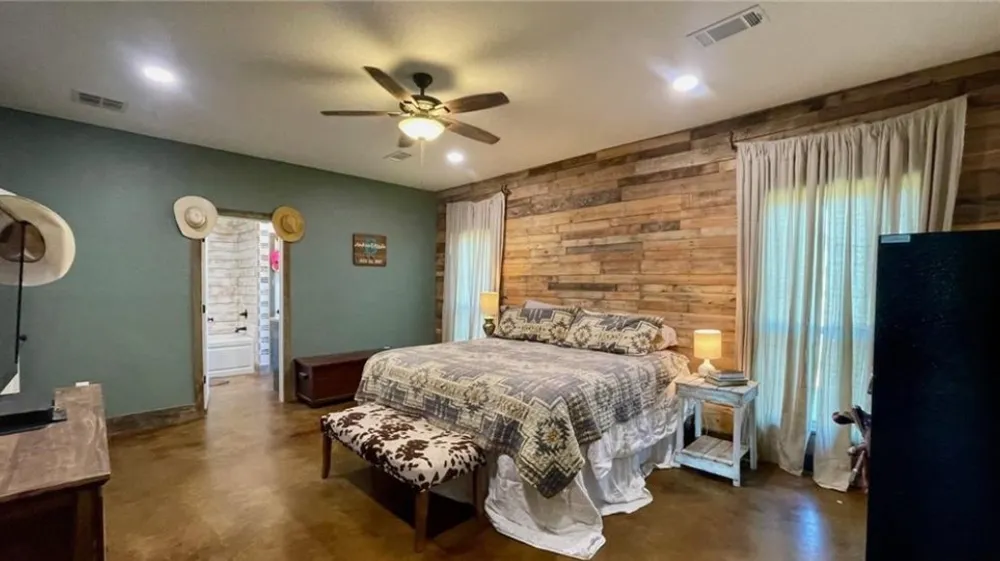 1850 LCR 439 Groesbeck, TX 76667