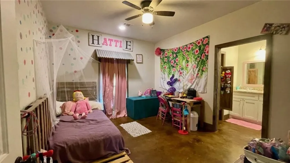 1850 LCR 439 Groesbeck, TX 76667