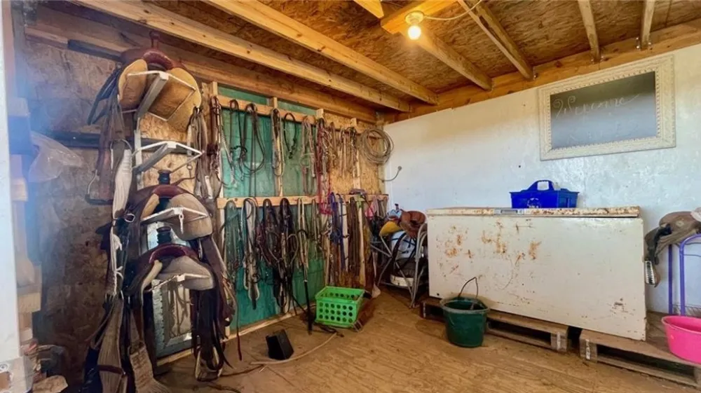 1850 LCR 439 Groesbeck, TX 76667