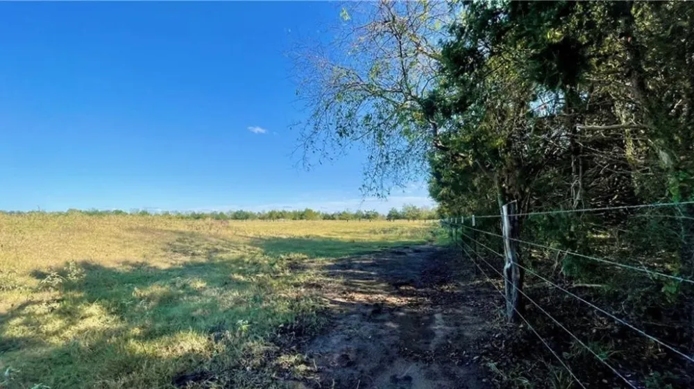 1850 LCR 439 Groesbeck, TX 76667