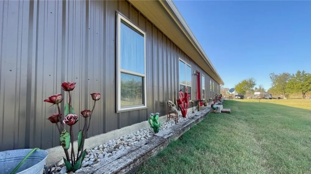 1850 LCR 439 Groesbeck, TX 76667
