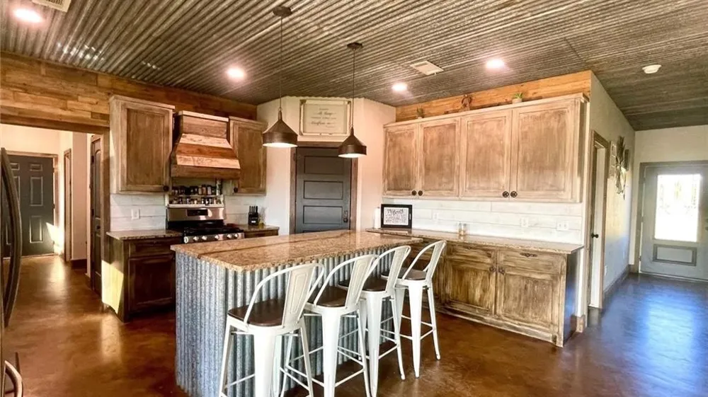 1850 LCR 439 Groesbeck, TX 76667