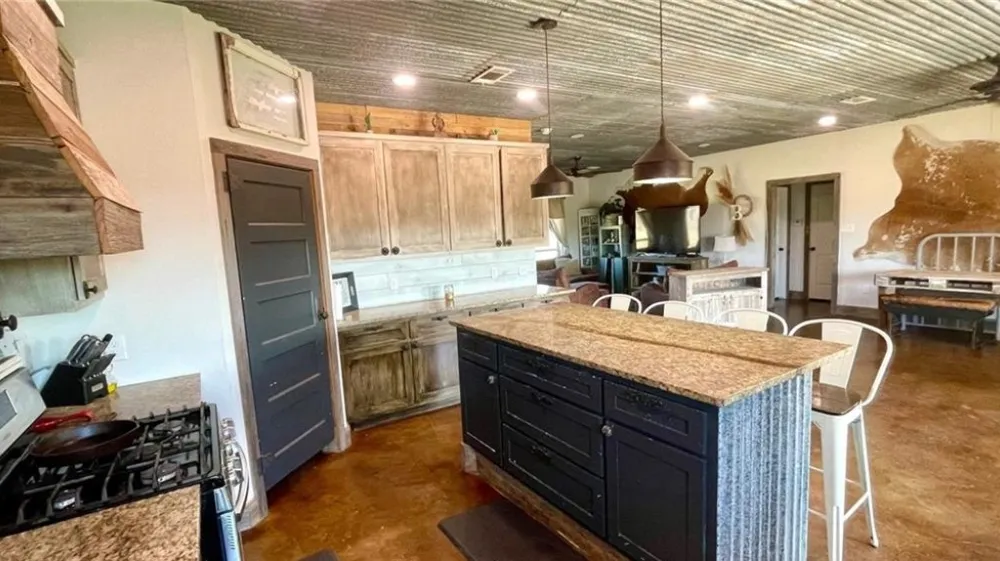 1850 LCR 439 Groesbeck, TX 76667