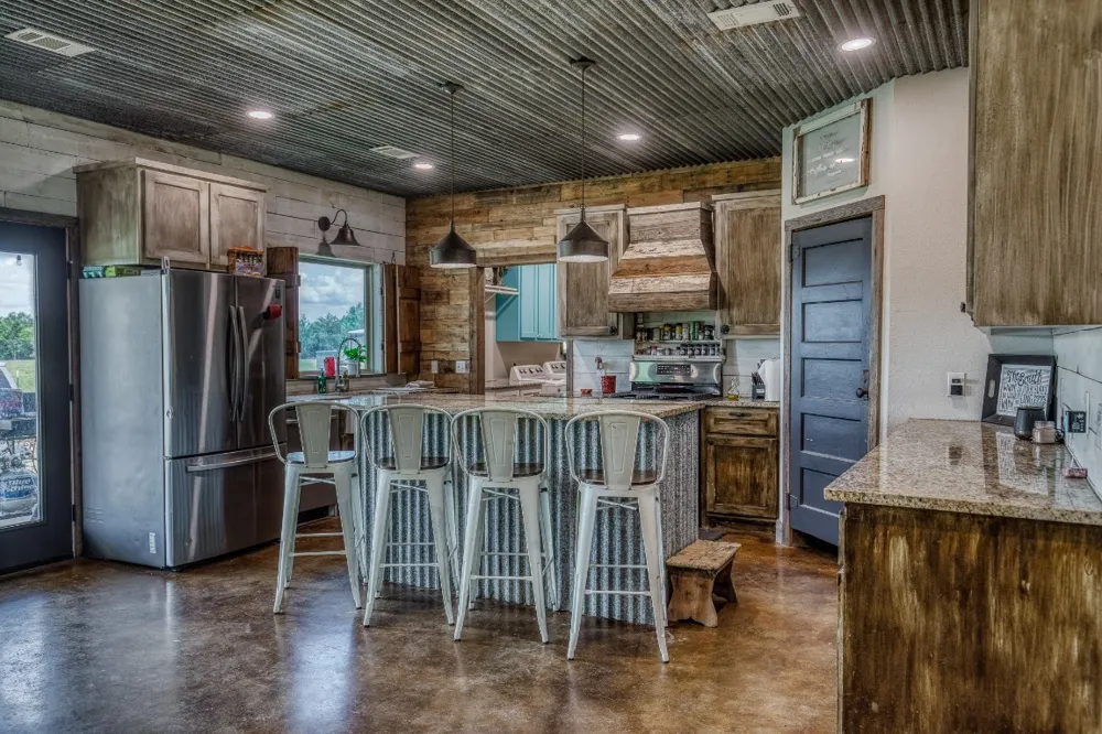 1850 LCR 439 Groesbeck, TX 76667