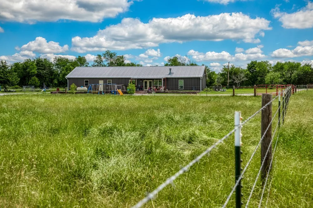 1850 LCR 439 Groesbeck, TX 76667