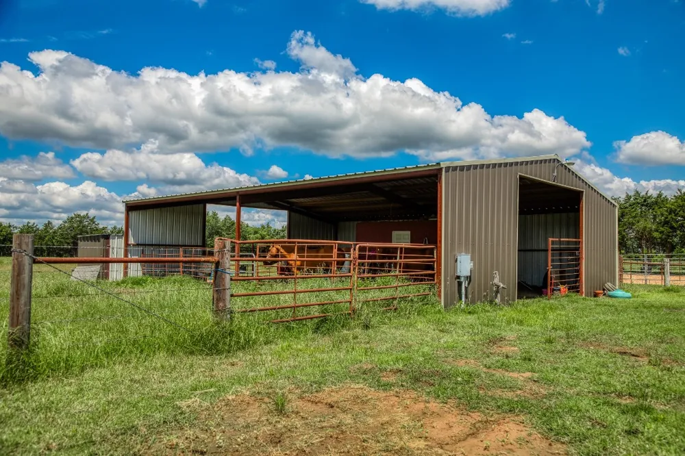 1850 LCR 439 Groesbeck, TX 76667