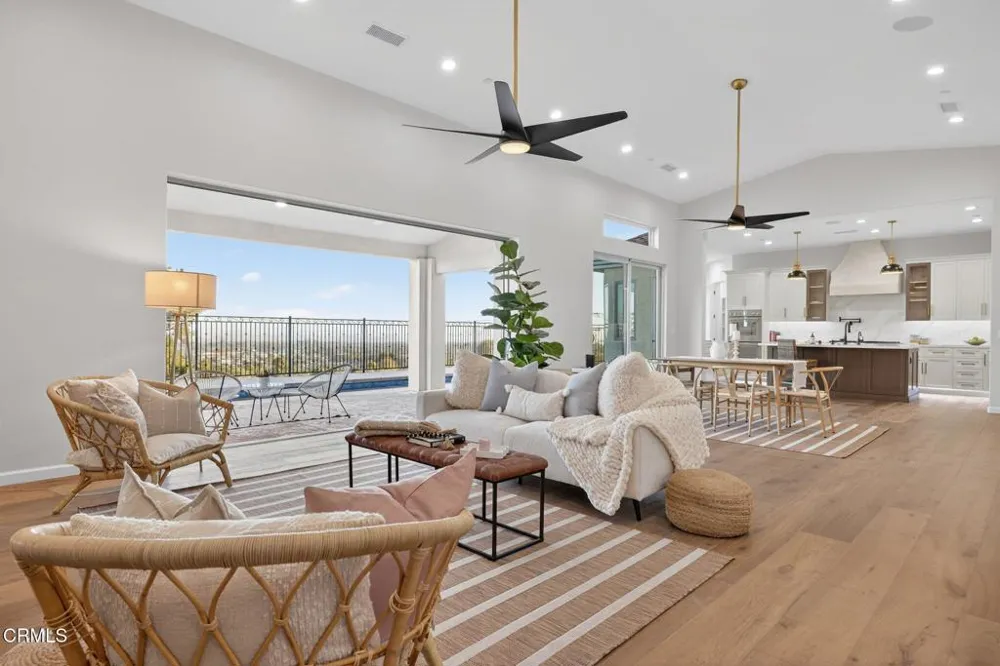 6174 Cobblestone Drive Ventura, CA 93003