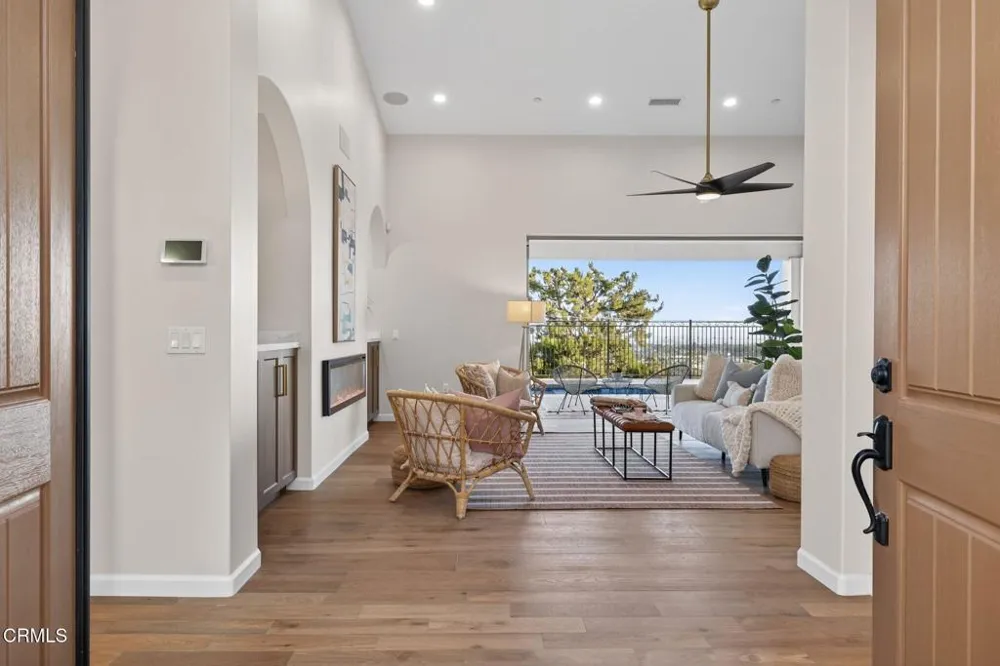 6174 Cobblestone Drive Ventura, CA 93003