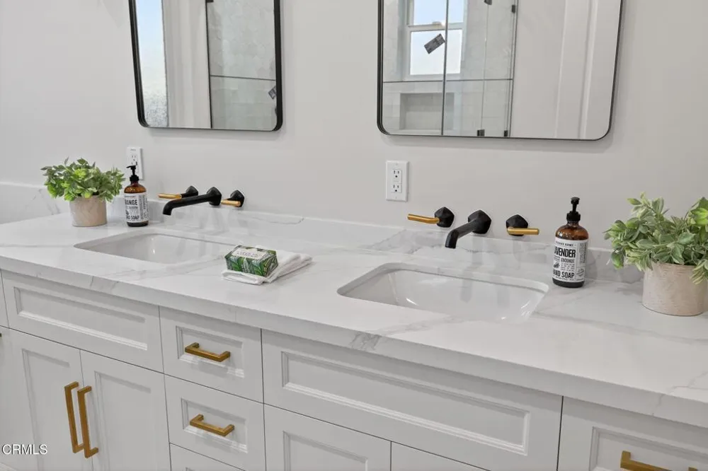 6174 Cobblestone Drive Ventura, CA 93003