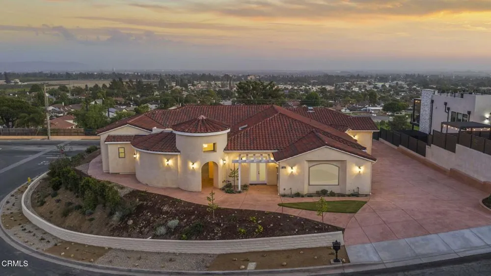 6174 Cobblestone Drive Ventura, CA 93003
