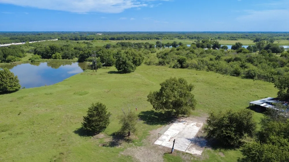 800 S 45 Highway #E Richland, TX 76681