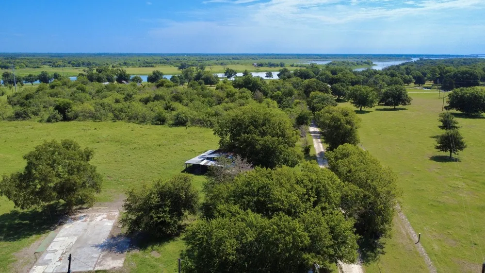 800 S 45 Highway #E Richland, TX 76681