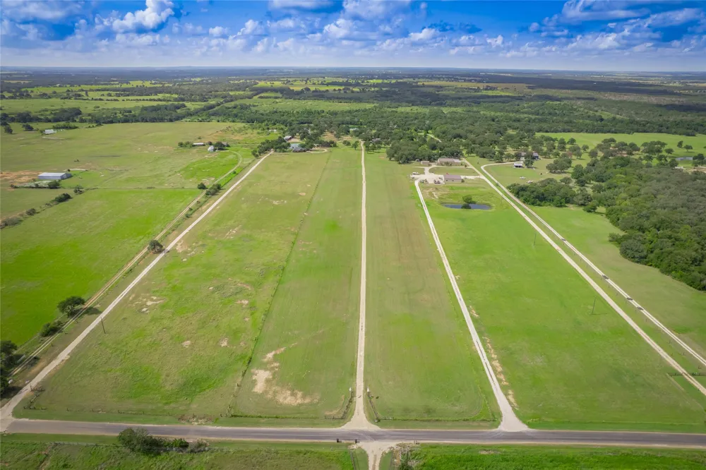1650 County Road 439 Thorndale, TX 76577