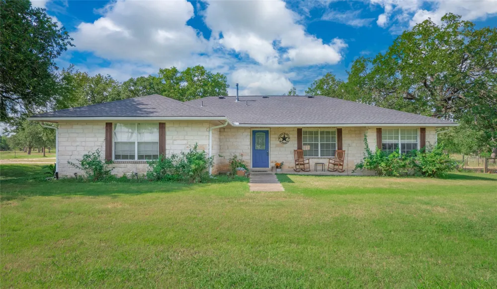 1650 County Road 439 Thorndale, TX 76577