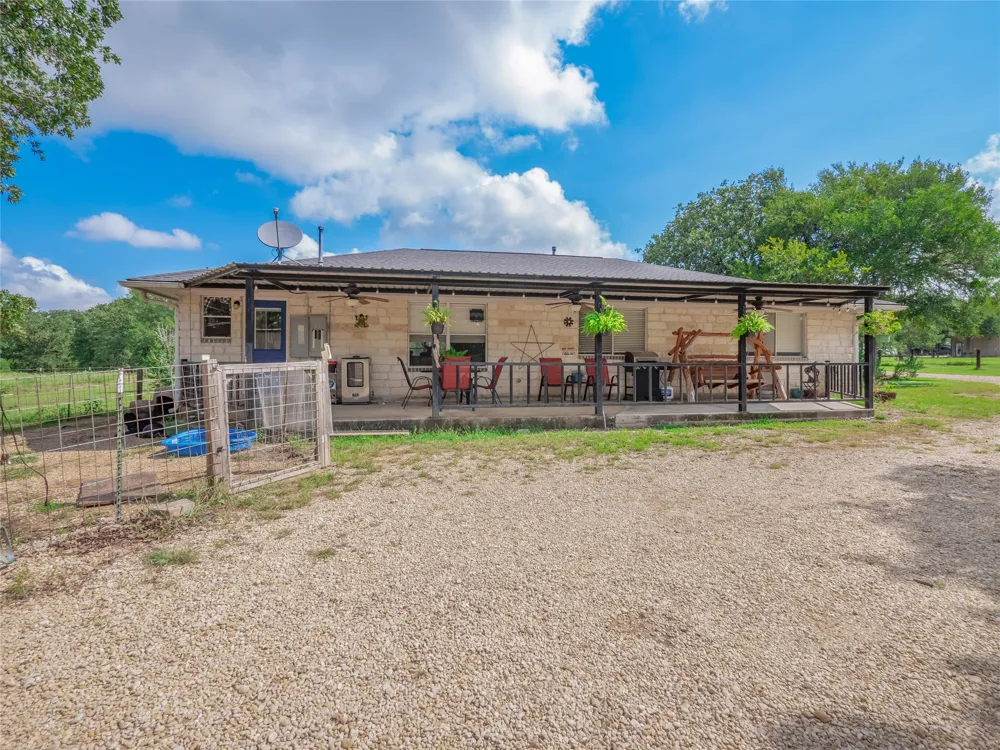 1650 County Road 439 Thorndale, TX 76577