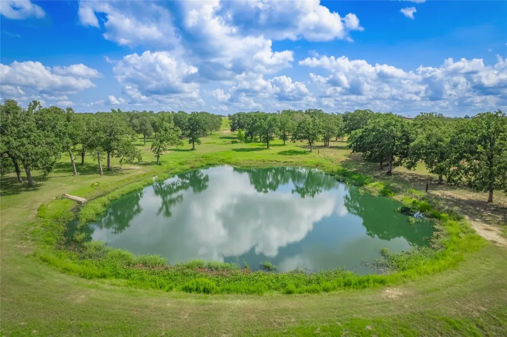 1650 County Road 439 Thorndale, TX 76577