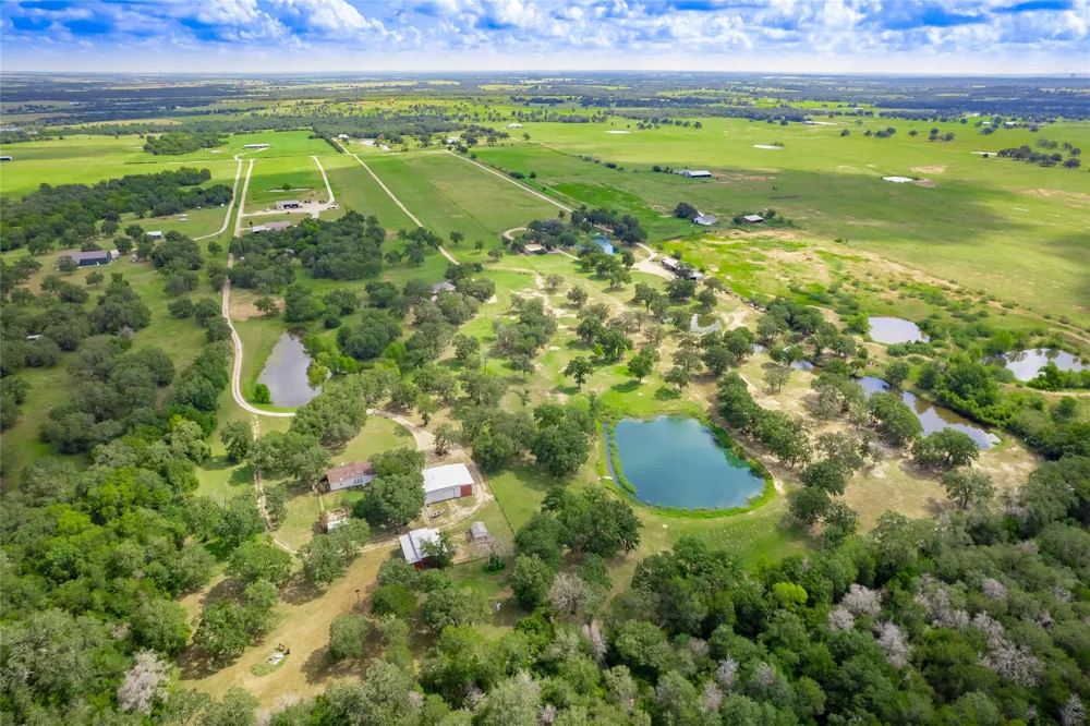 1650 County Road 439 Thorndale, TX 76577