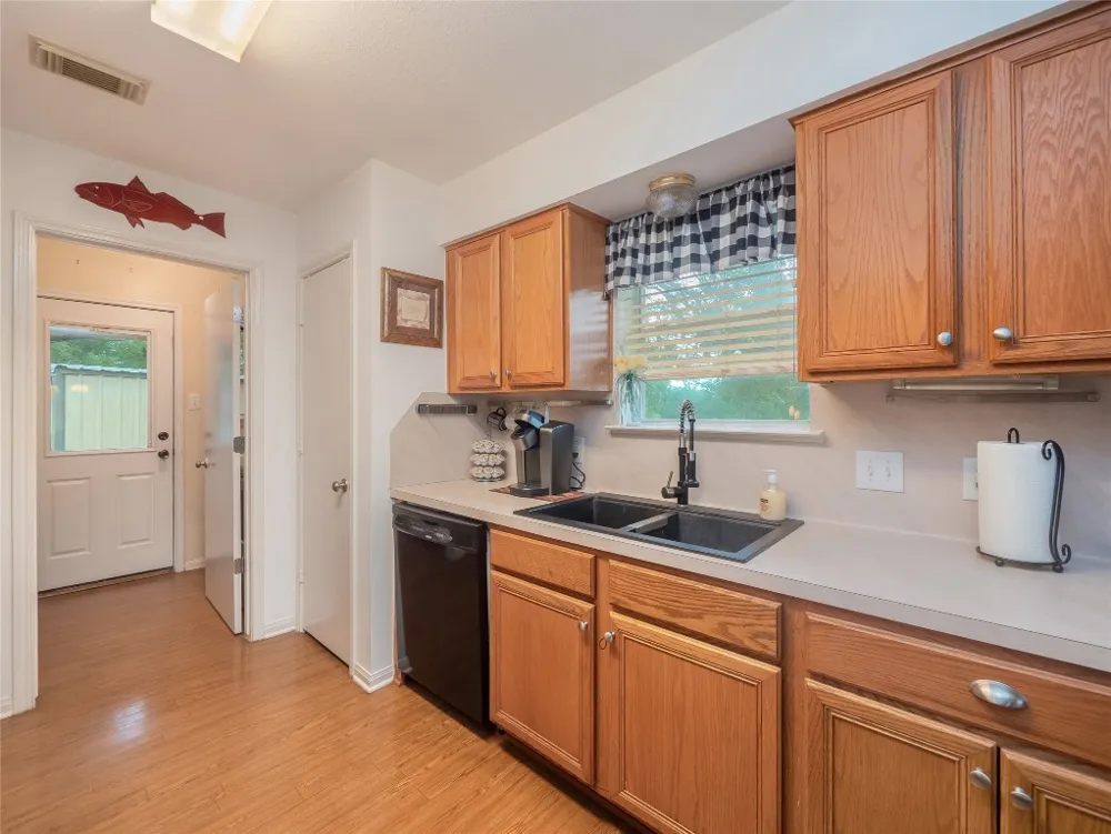 1650 County Road 439 Thorndale, TX 76577