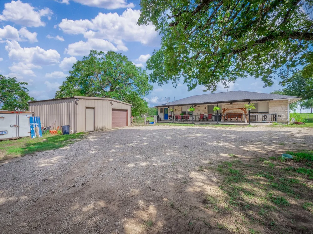 1650 County Road 439 Thorndale, TX 76577