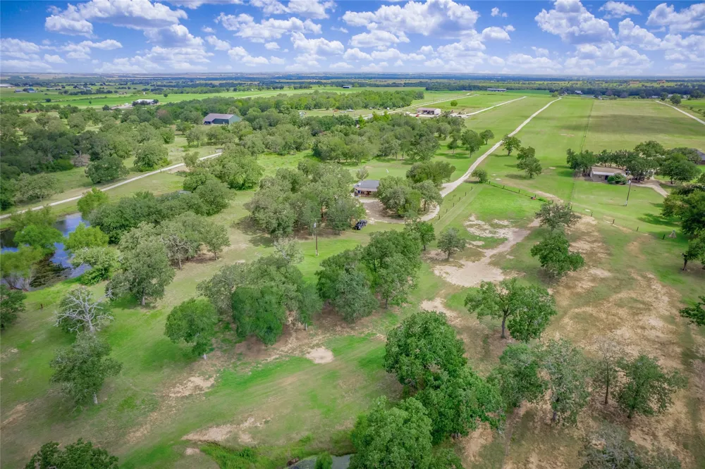 1650 County Road 439 Thorndale, TX 76577