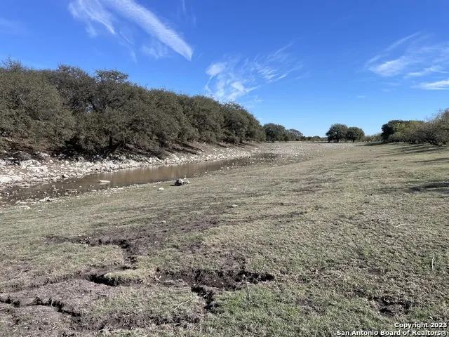 587 Valley Rd Eldorado, TX 76936