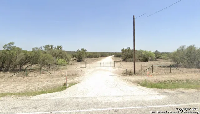 587 Valley Rd Eldorado, TX 76936